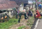 Lawan Rumput Liar dan Sampah, Satgas Yonif 711/Raksatama Gelar Karya Bakti di Paniai